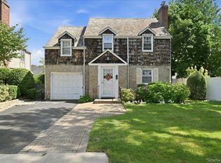 15 May Court, Rockville Centre, NY 11570