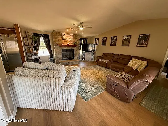 176 Old Fountain Rd — Photo 7