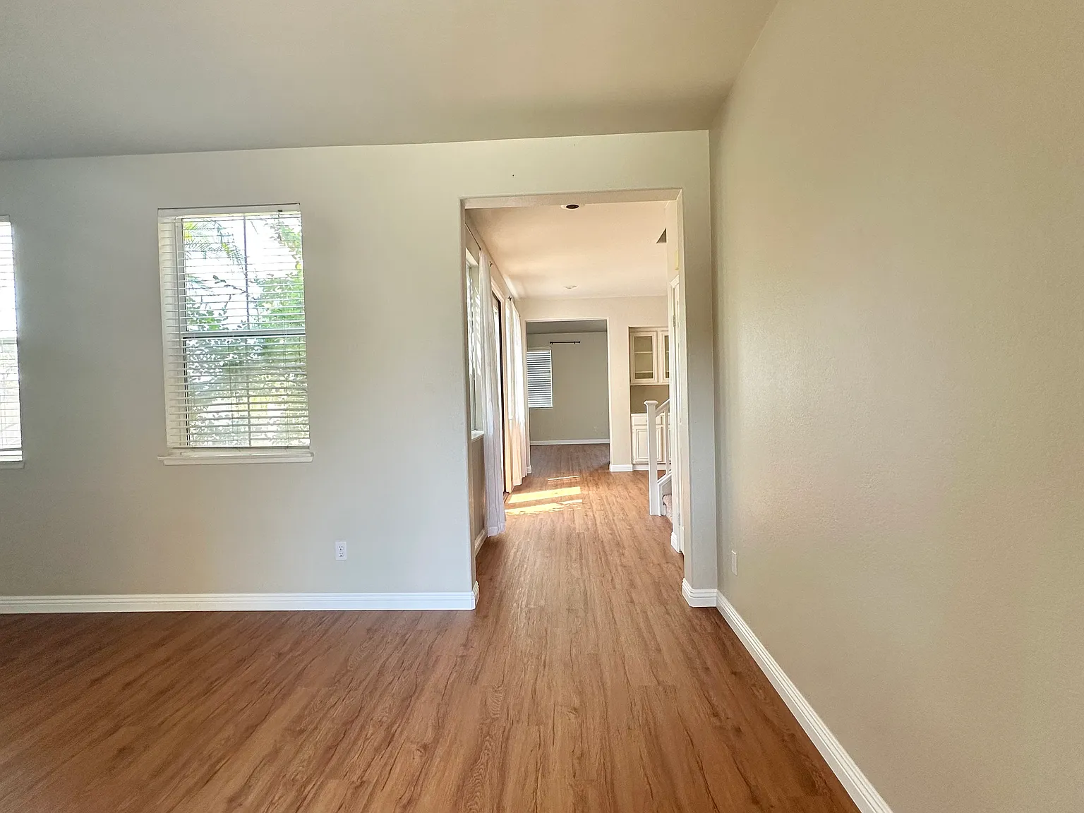 4 bed, 2.5 bath, 2814 sqft, $3,450 — Photo 3