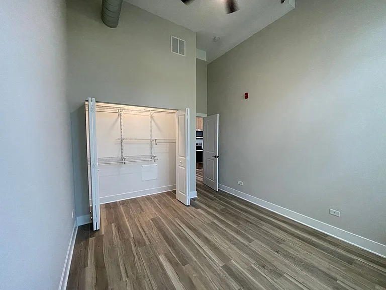 The Schoolhouse at 4641 N Ashland — Photo 17