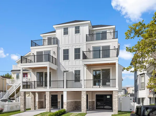 10 N Newport Ave, Ventnor, NJ 08406