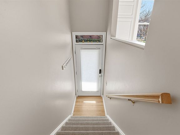 5th image of 52 Waterfront Dr
