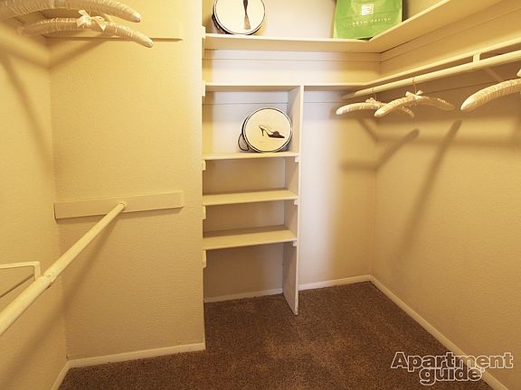 4th image of 712 Emerald Lake Dr APT 203