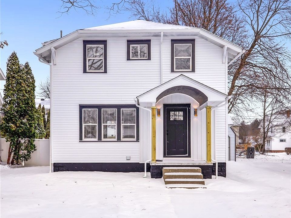 1st image of 1008 Yale Ave NE