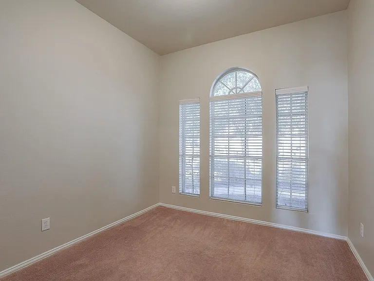 19819 Whispering Hollow Ln — Photo 17