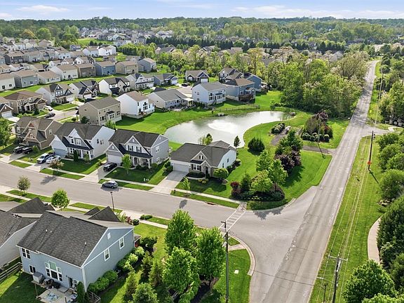 4th image of 878 Emerald Dr