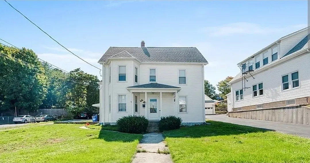 5 bed, 3132 sqft, $2,500 — Photo 2