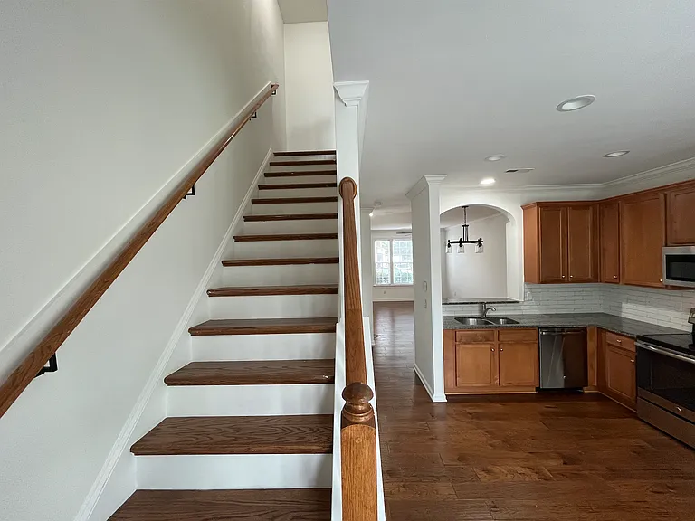 615 Cupola Dr — Photo 5