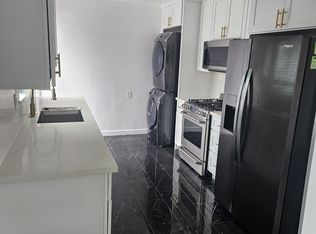 11649 Cedar Ave #B, Hawthorne, CA 90250