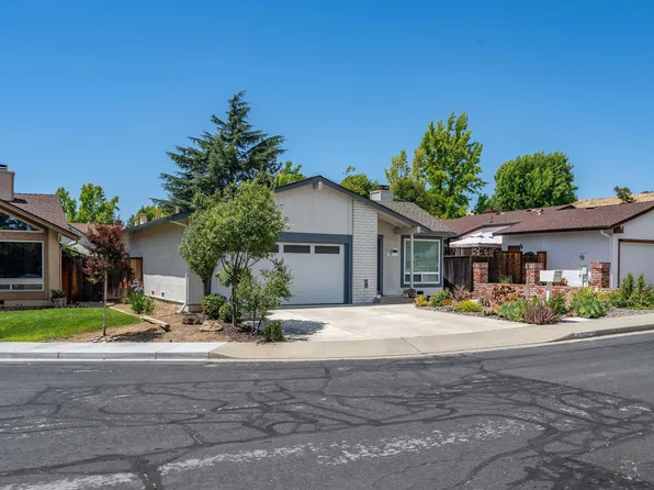 1255 Cougar Ln, Concord, CA 94521