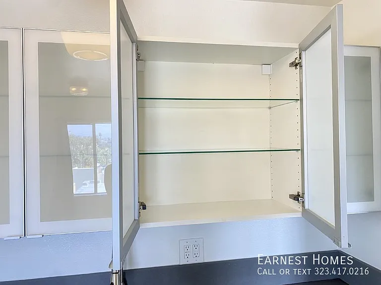 834 Laguna Ave #3/4 — Photo 8