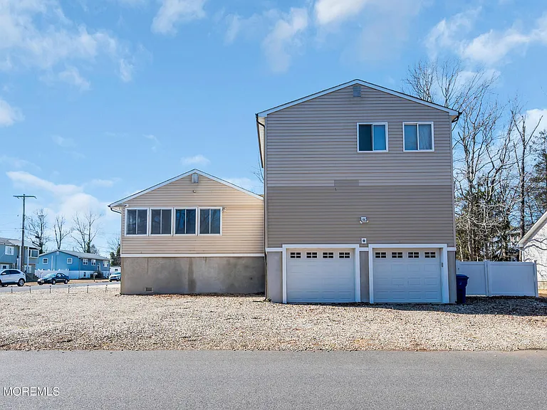 3118 Glasgow Ave — Photo 5