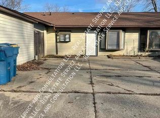 1000 Lori Ln APT B, Springfield, IL 62712