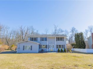 39 Somerston Rd, Yorktown Heights, NY 10598