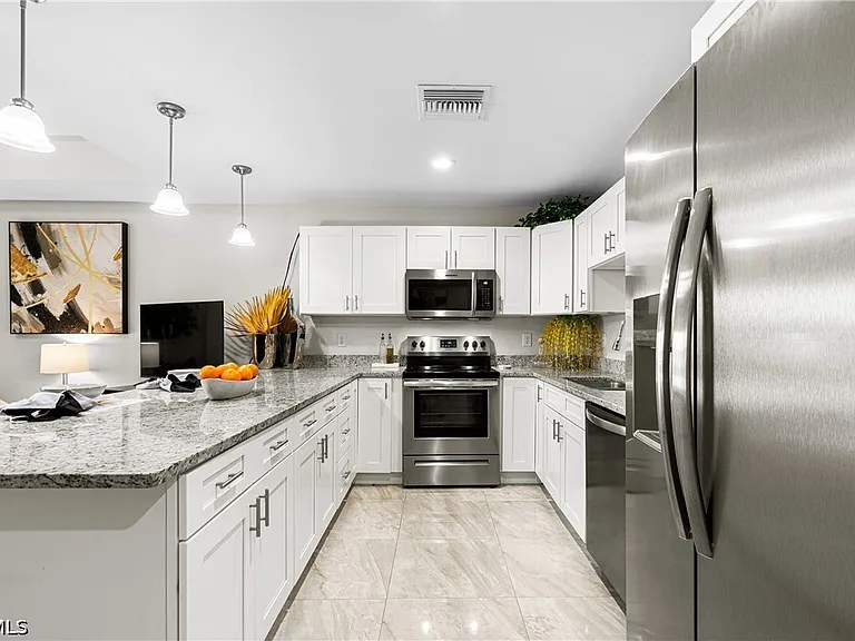 1137 Edgerton Ave — Photo 12