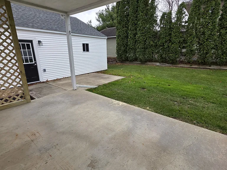 410 W Main St — Photo 11