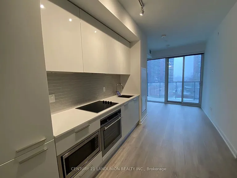 3 Gloucester St #812 — Photo 2