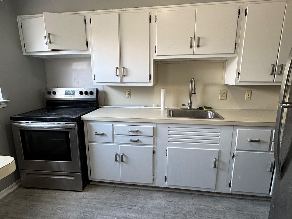 1st image of 21235 Kingsville St #28