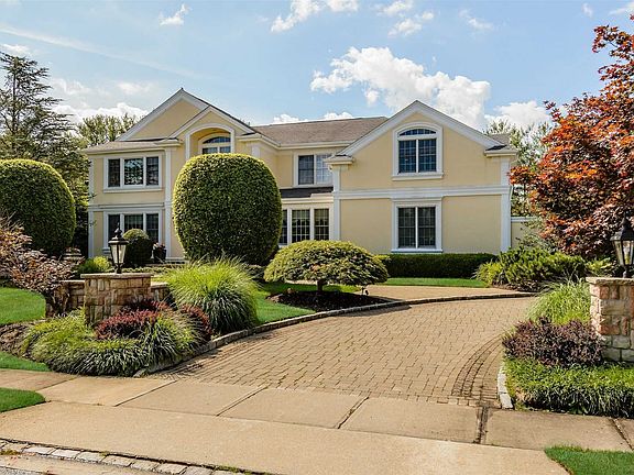 2nd image of 36 Woodbury Farms Dr