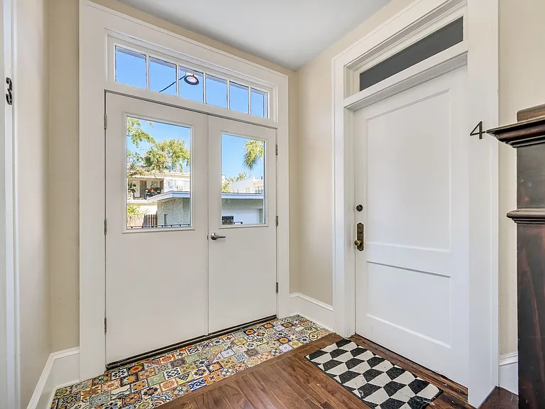 2115 W Hills Ave — Photo 34