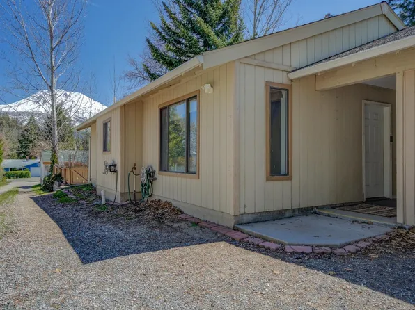 577-579 Walnut St, Weed, CA 96094