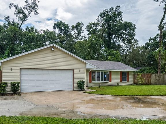 2nd image of 639 Vine Ct