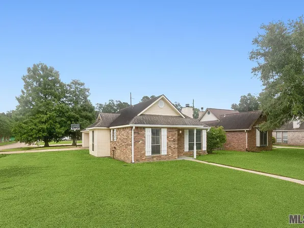 17413 E Sugar Mill Dr, Baton Rouge, LA 70817