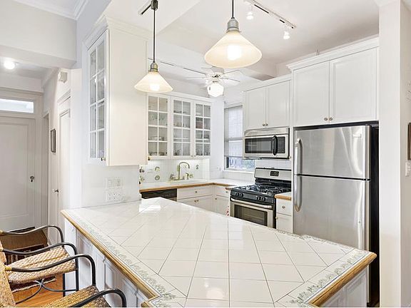 3rd image of 323 2nd Ave #9A
