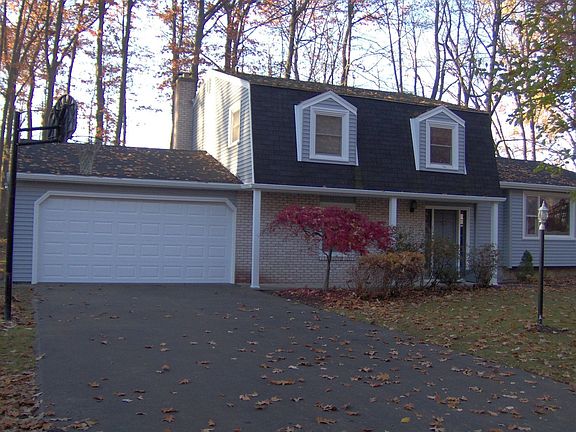 3rd image of 15 Fairfield Dr