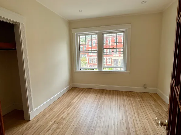 4 Claflin Rd #6, Brookline, MA 02445