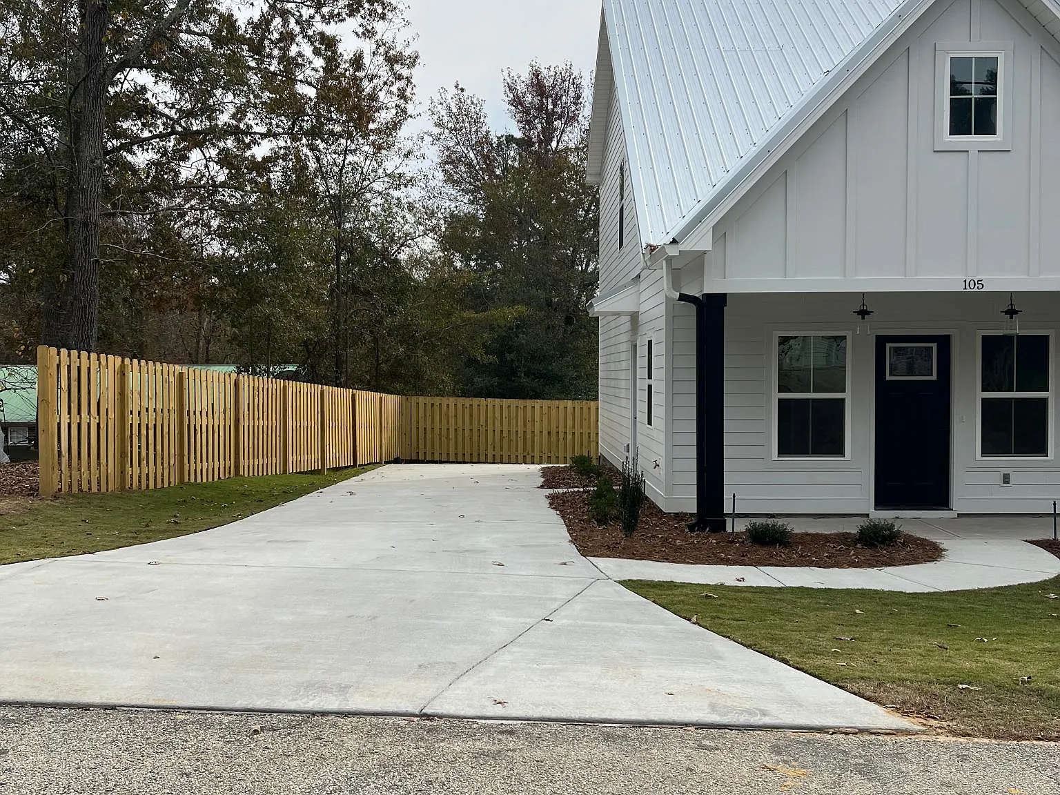 3 bed, 2.5 bath, 2015 sqft, $2,250 — Photo 1