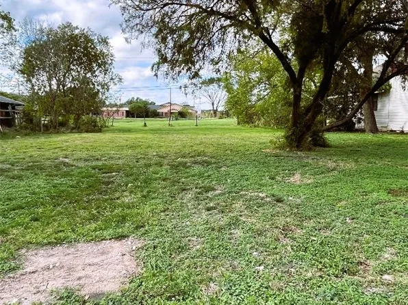 1209 E Texas Ave, Mart, TX 76664