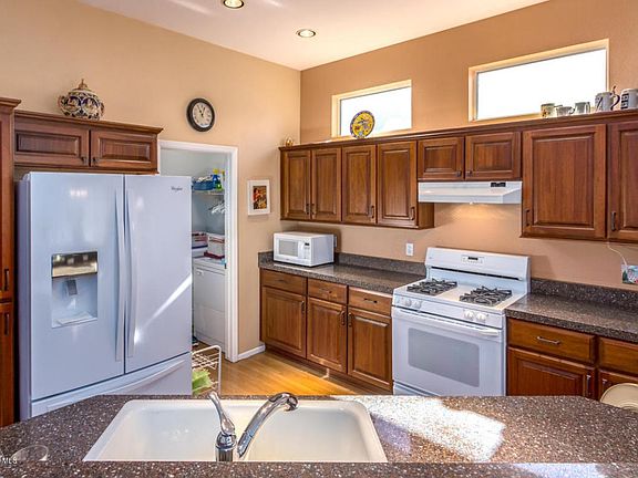 4th image of 2390 E Cargondera Canyon Dr