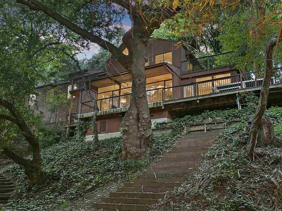 1st image of 83 Maiden Ln