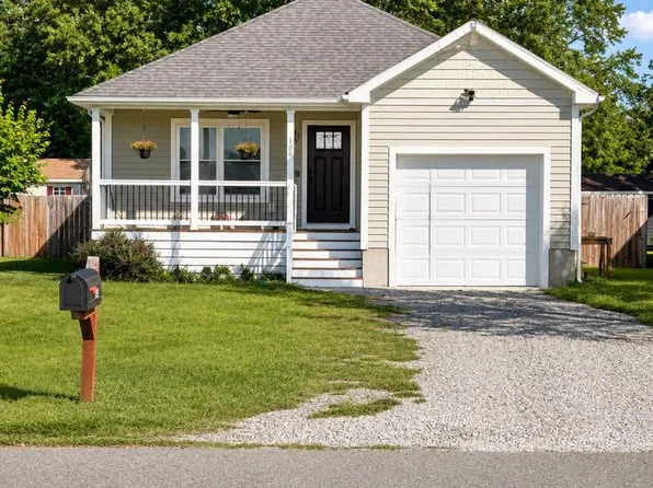 109 1st St, Colonial Beach, VA 22443