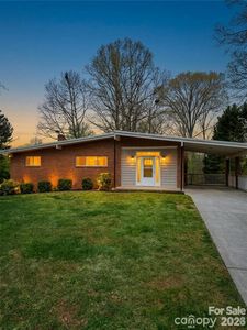 3743 Crosland Rd, Winston Salem, NC, 27106