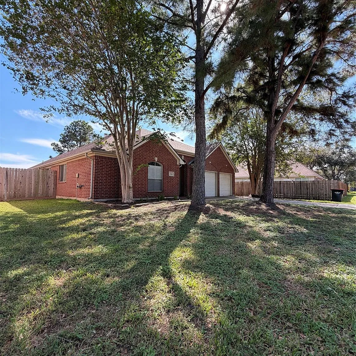 3 bed, 2.0 bath, 2071 sqft, $2,099 — Photo 1