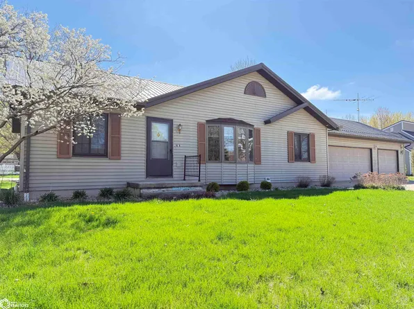 1656 Dorell Dr, Hampton, IA 50441