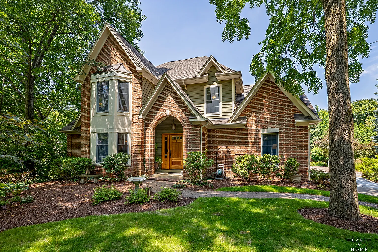 36W628 Oak Hill Dr photo 1