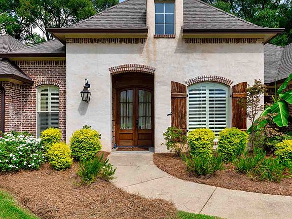 2nd image of 121 Bear Creek Cir