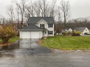 227 Witness Tree Cir, East Stroudsburg, PA 18301