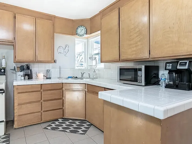 204 Oakshire Ave — Photo 4