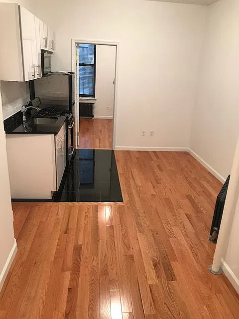 98 Charlton Street — Photo 2