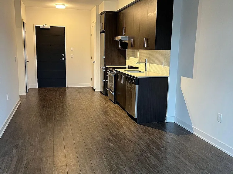 212 King William St #519 — Photo 8
