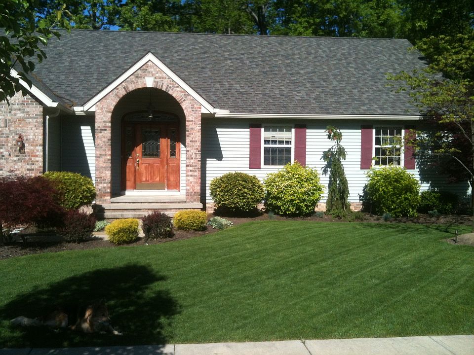 1st image of 830 Grantwood Ave
