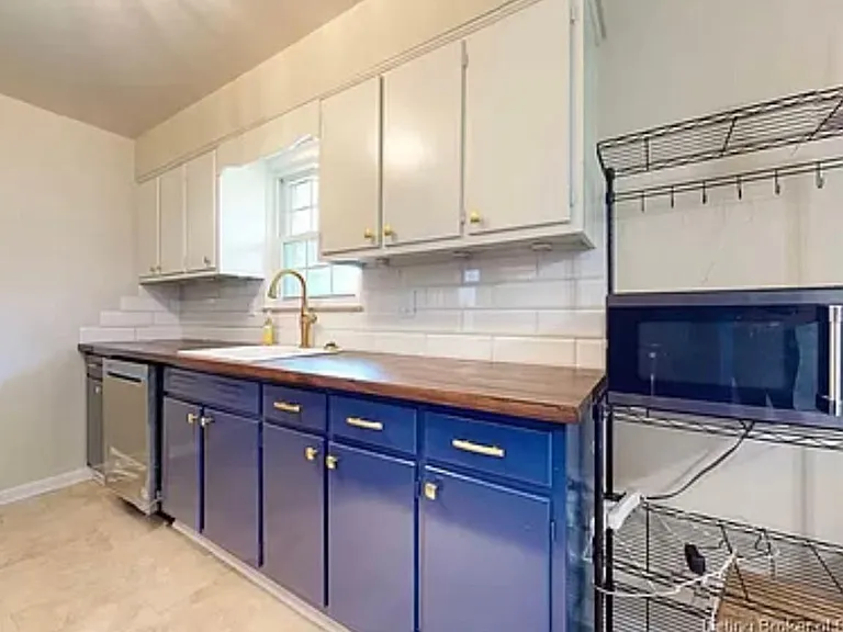 9200 Walnut St — Photo 6