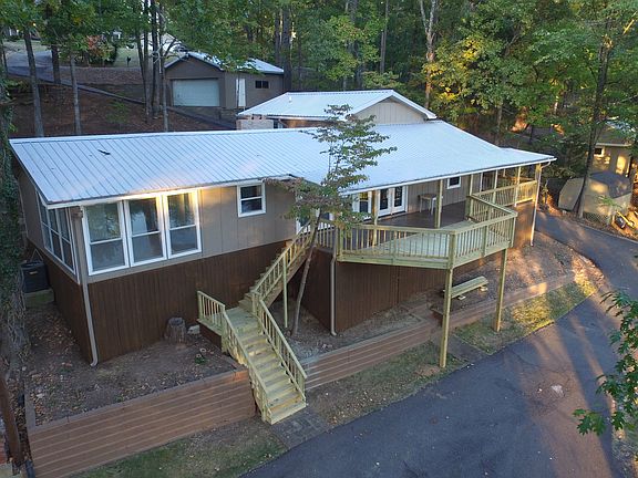 3rd image of 705 Yellow Creek Ln