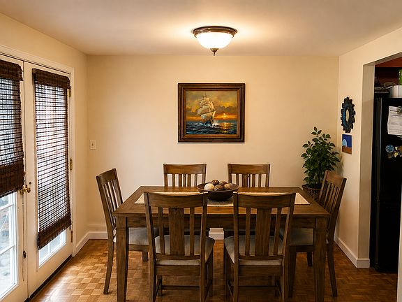 3rd image of 1725 Lake Sherwood Dr