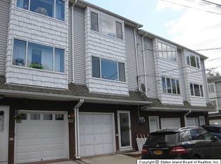 65 Avon Ln, Staten Island, NY 10314