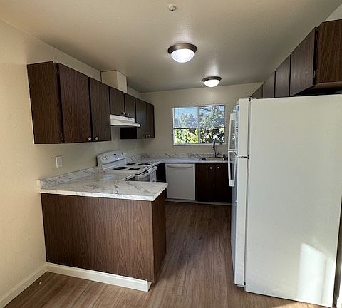 2nd image of 836 Santa Alicia Dr